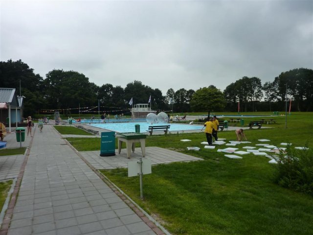 Zwembad — Annen