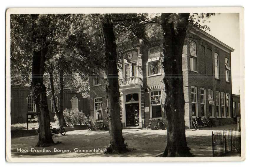 Gemeentehuis — Borger