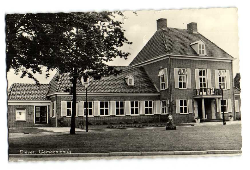Gemeentehuis — Diever