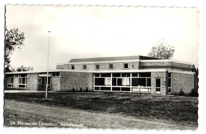Dorpshuis De Mounetille — Akkerwoude