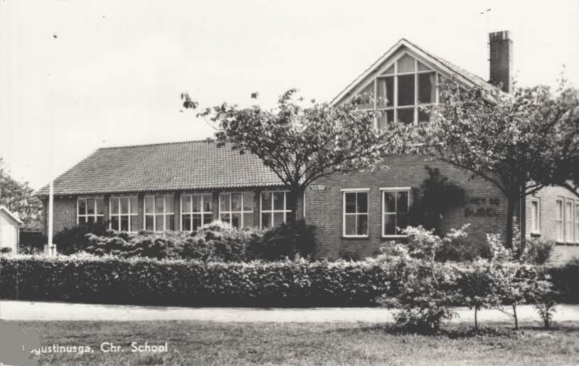 Scholen — Augustinusga