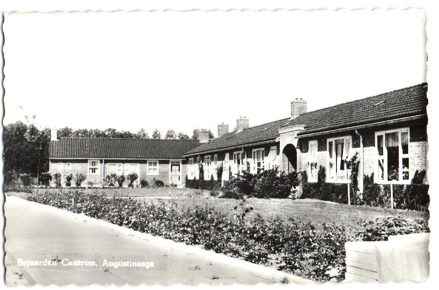 Bejaardenhuis — Augustinusga