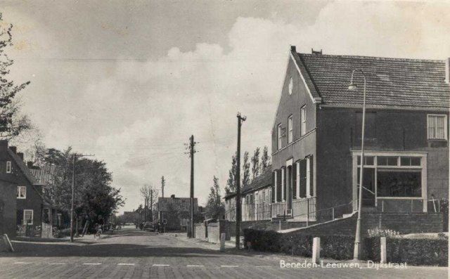 Dijkstraat — Beneden Leeuwen