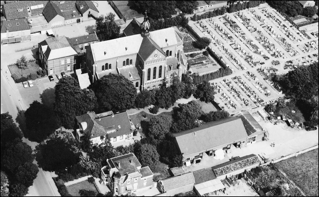 Luchtfoto's — Beneden Leeuwen