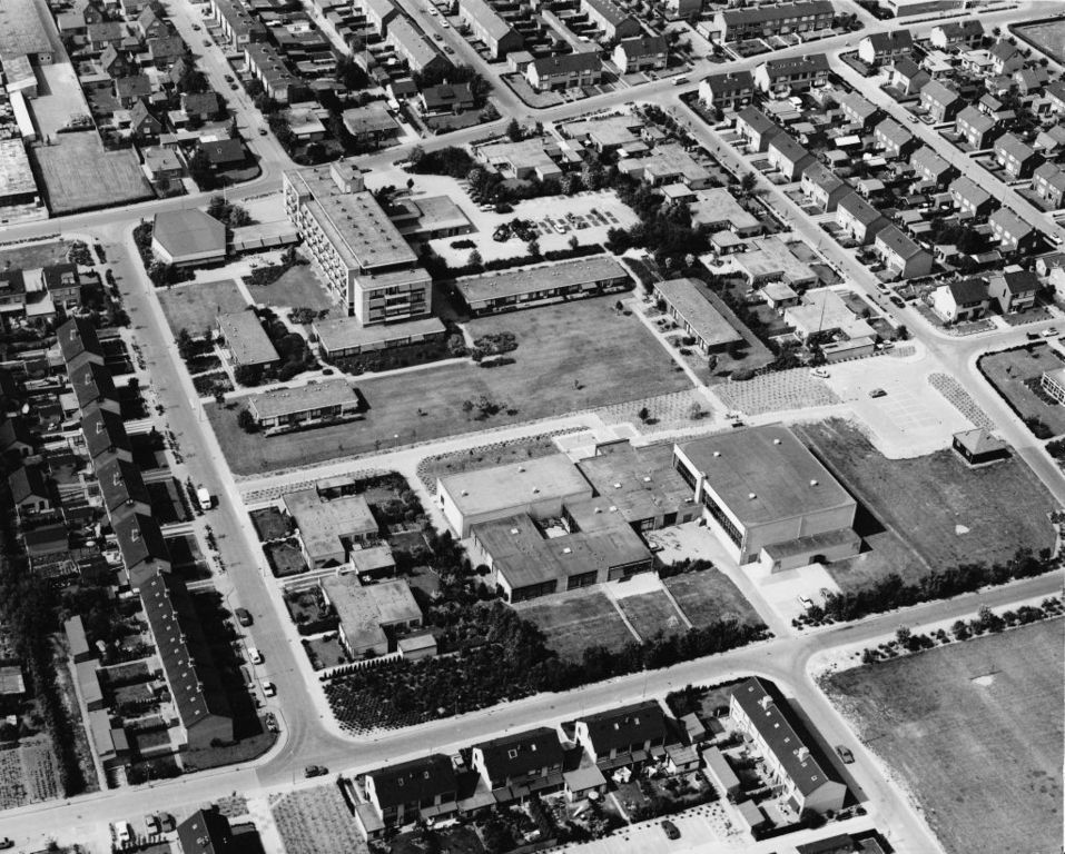 Luchtfoto's — Beneden Leeuwen