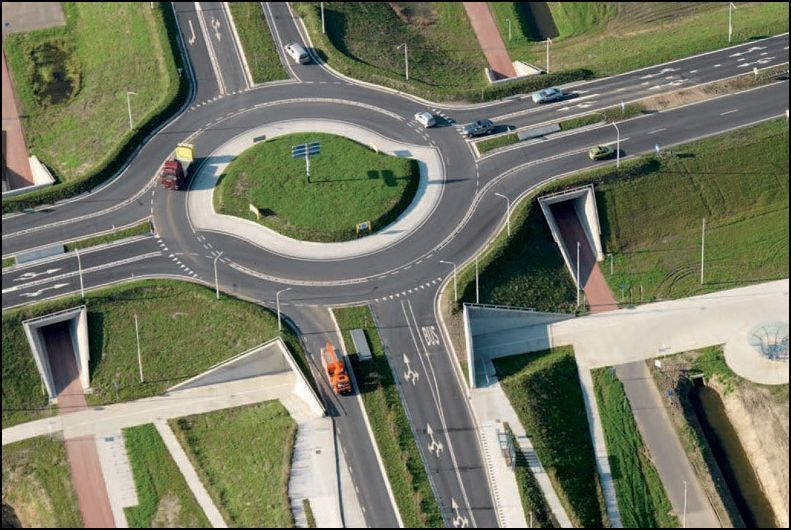 Luchtfoto's — Beneden Leeuwen