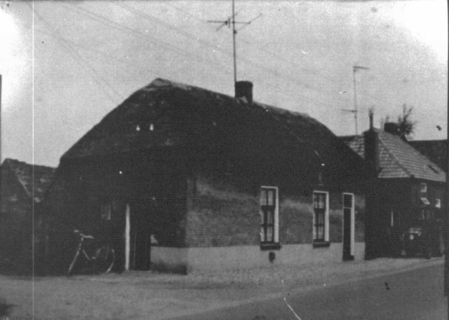 Retstraat — Beneden-Leeuwen