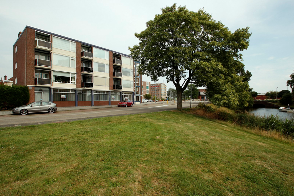 Burgemeester Buiskoolplein — Delfzijl