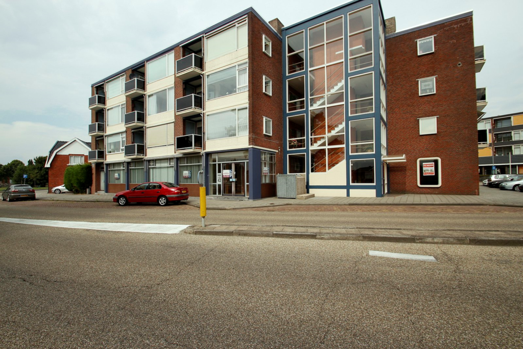 Burgemeester Buiskoolplein — Delfzijl