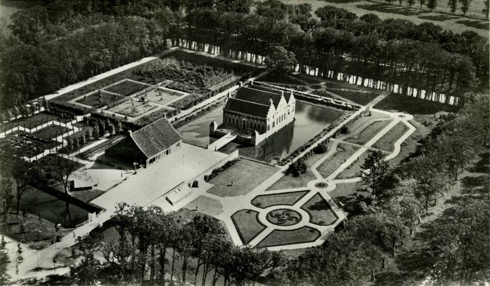 Luchtfoto — Uithuizen