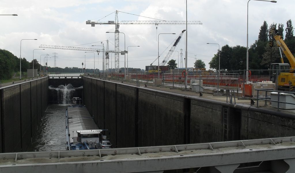Sluis — Born