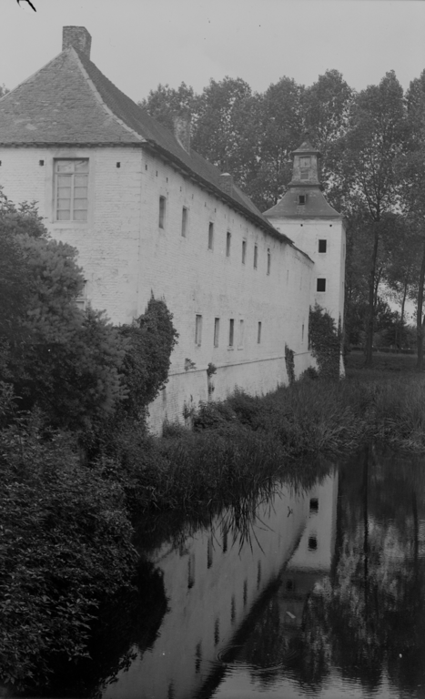 kasteel — Born