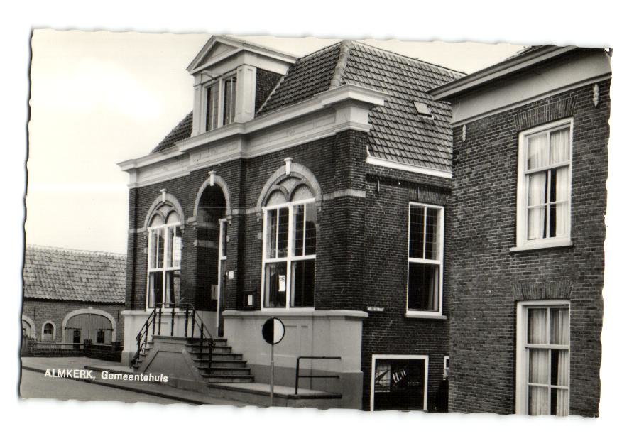 Gemeentehuis — Almkerk