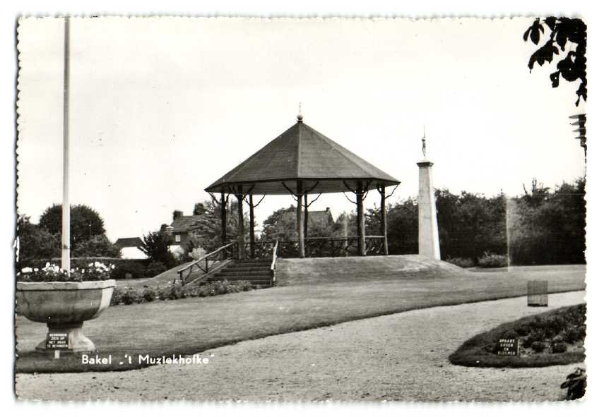 't Muziekhofje — Bakel
