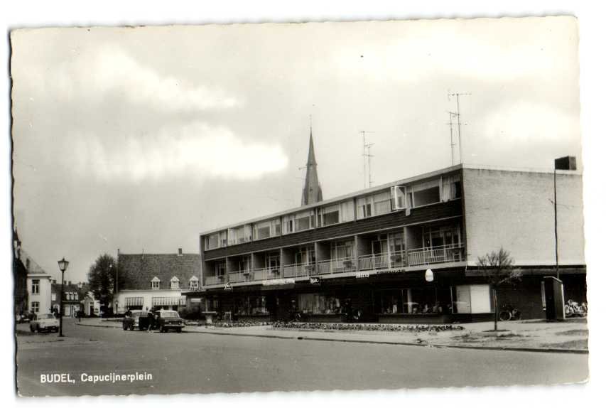 Capucijnerplein — Budel