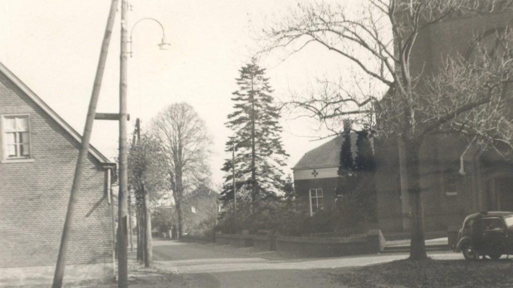 Dorpsstraat — Esch