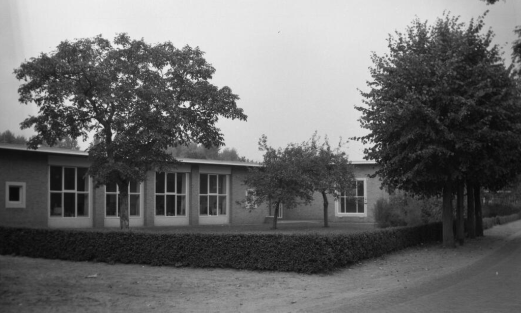 Dorpsstraat — Esch