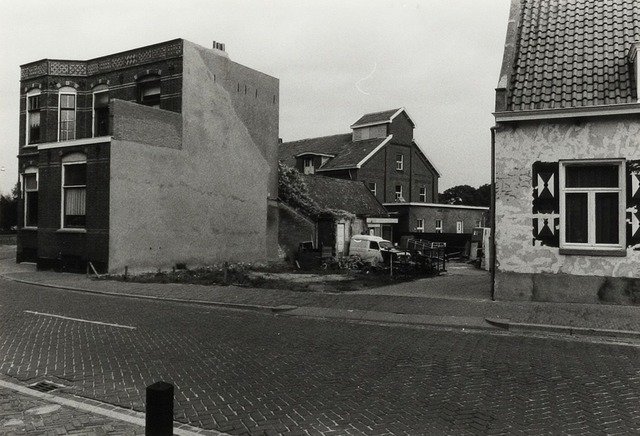 Dorpsstraat — Halsteren