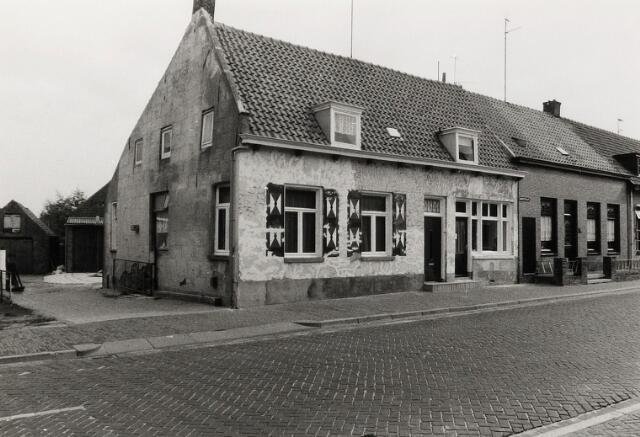 Dorpsstraat — Halsteren