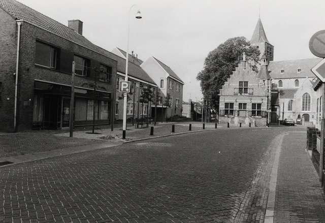Dorpsstraat — Halsteren