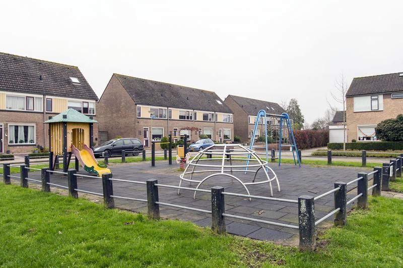 Irisstraat — Nieuwendijk