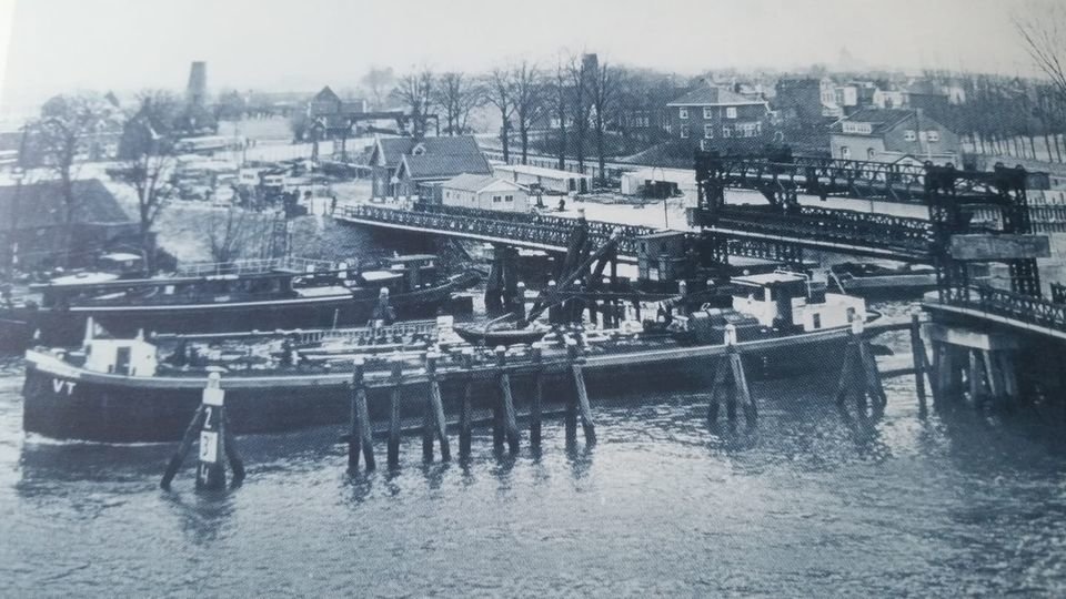 Bruggen — Raamsdonksveer