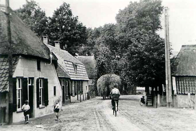 Dorpsstraat — Rosmalen
