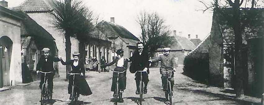Dorpsstraat — Rosmalen