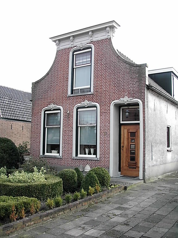 Raadhuisstraat — Sprang-Capelle