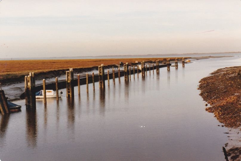 Benedensas — Steenbergen