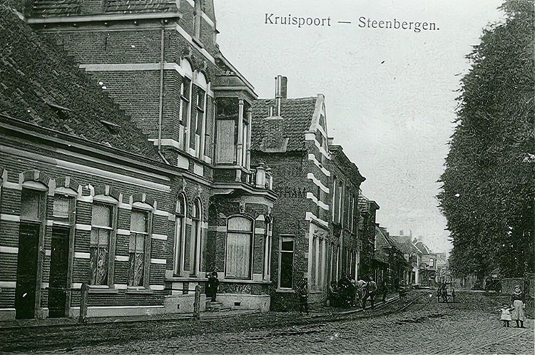 Kruispoort — Steenbergen