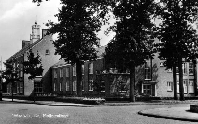 Burgemeester Moonenlaan — Waalwijk
