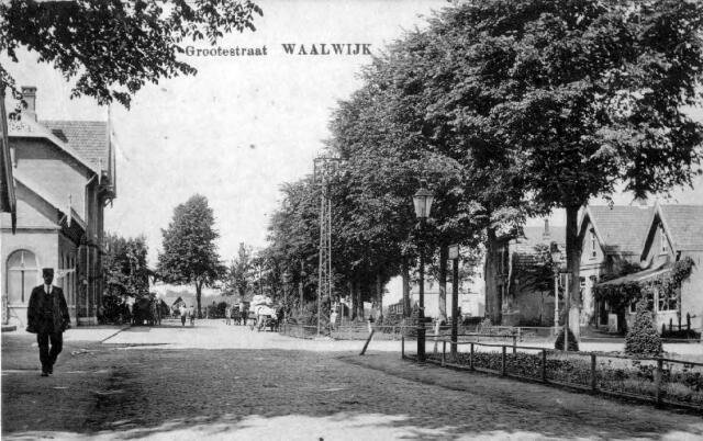 Burg. van der Klokkenlaan — Waalwijk