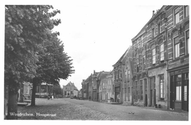 Hoogstraat — Woudrichem