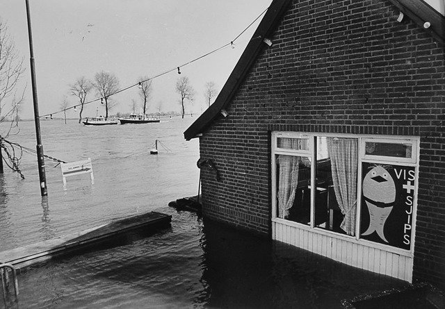 Buiten de Waterpoort — Woudrichem