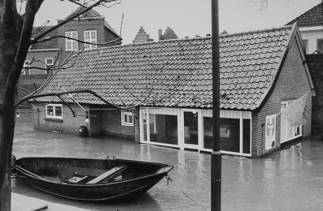 Buiten de Waterpoort — Woudrichem