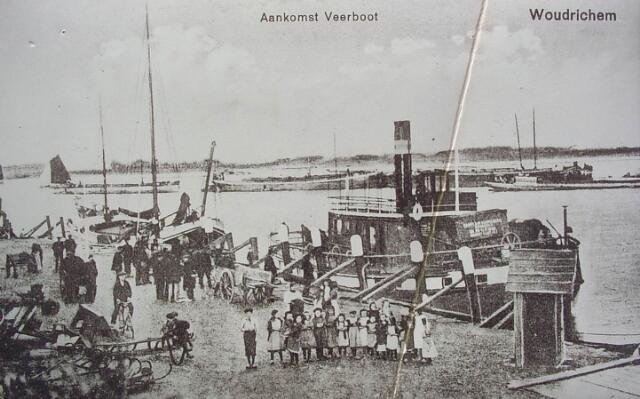 Buiten de Waterpoort — Woudrichem