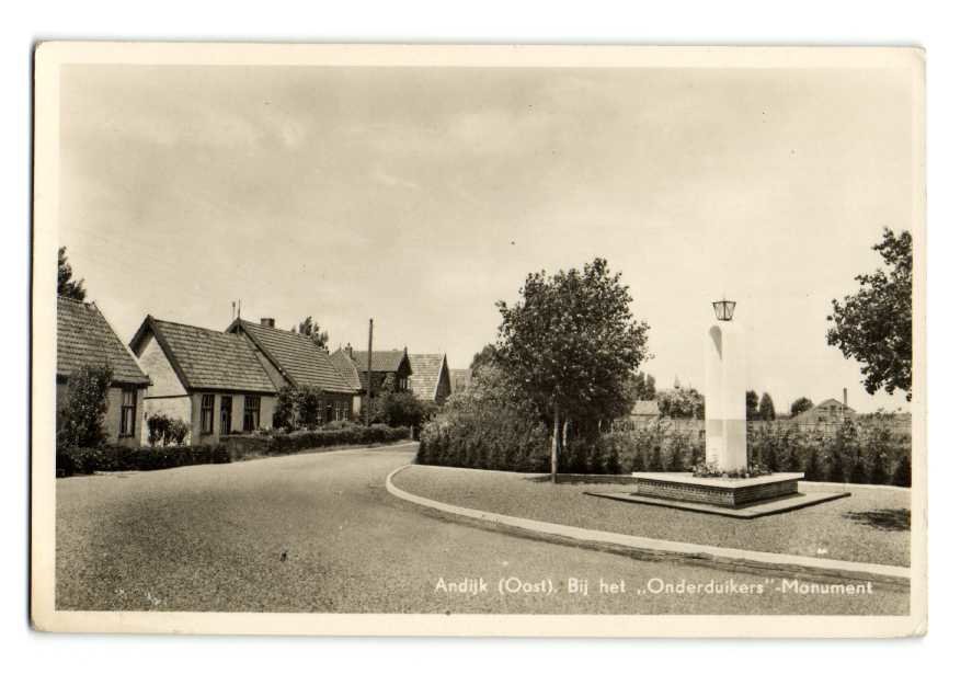 Onderduikers Monument — Andijk
