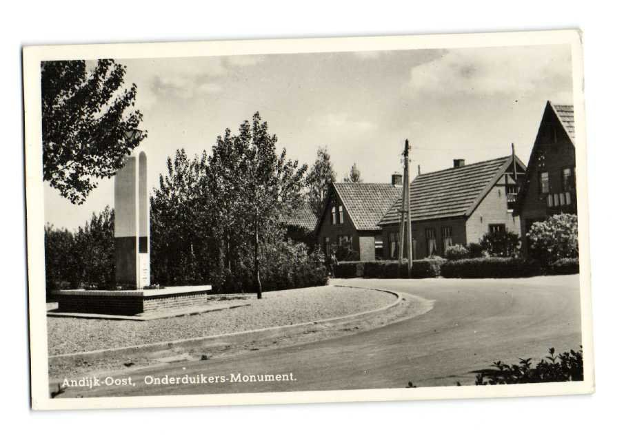 Onderduikers Monument — Andijk