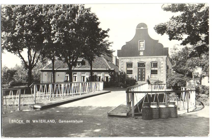 Gemeentehuis — Broek in Waterland