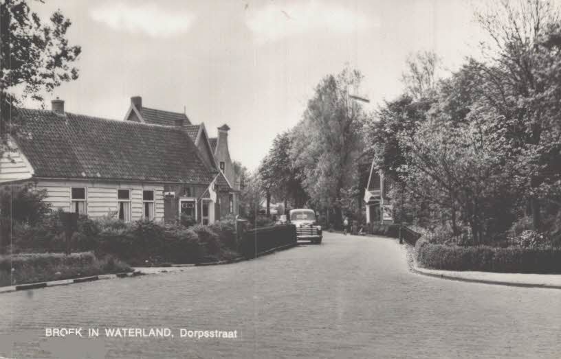 Dorpsstraat — Broek in Waterland