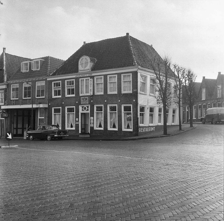 Breed — Hoorn