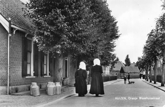 Oranje Weeshuisstraat — Huizen