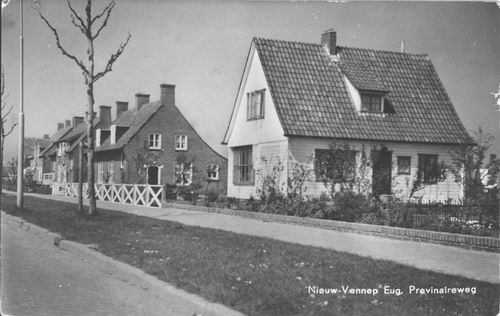 Eugenie Previnaireweg — Nieuw-Vennep