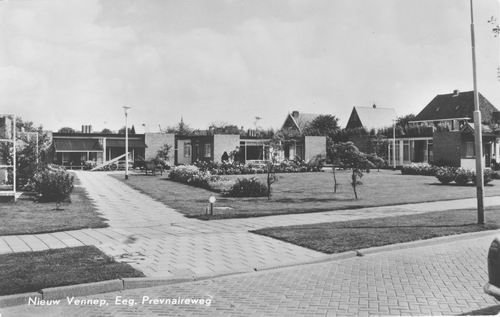 Eugenie Previnaireweg — Nieuw-Vennep