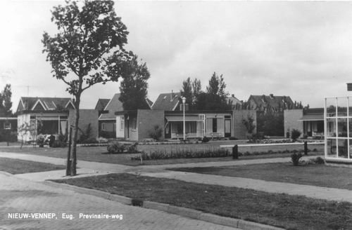 Eugenie Previnaireweg — Nieuw-Vennep