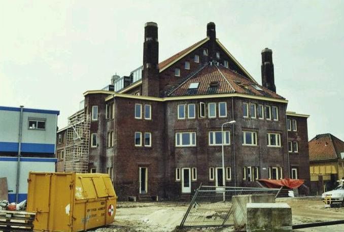Adriaan Stoopplein — Overveen