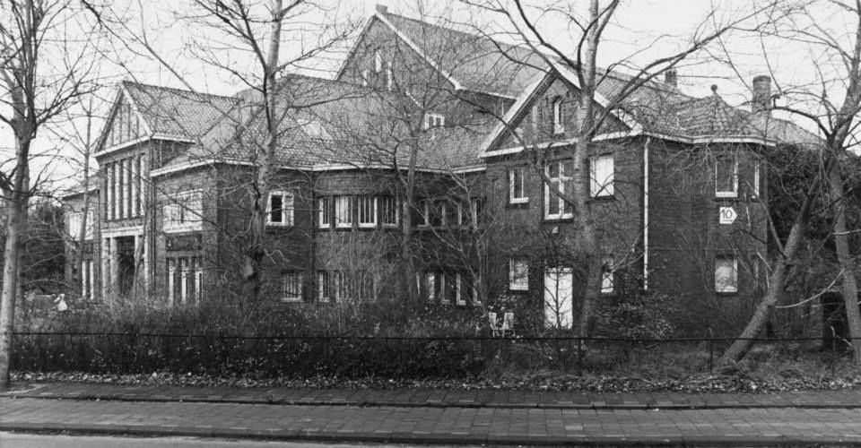 Adriaan Stoopplein — Overveen