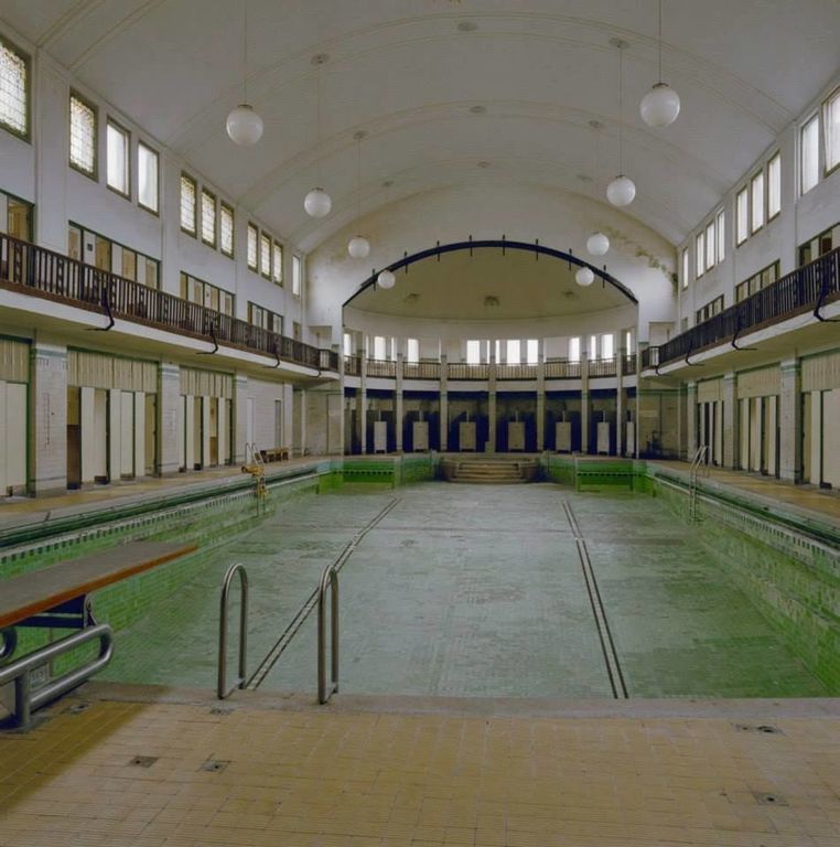 Adriaan Stoopplein — Overveen