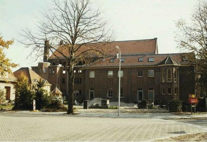 Adriaan Stoopplein — Overveen